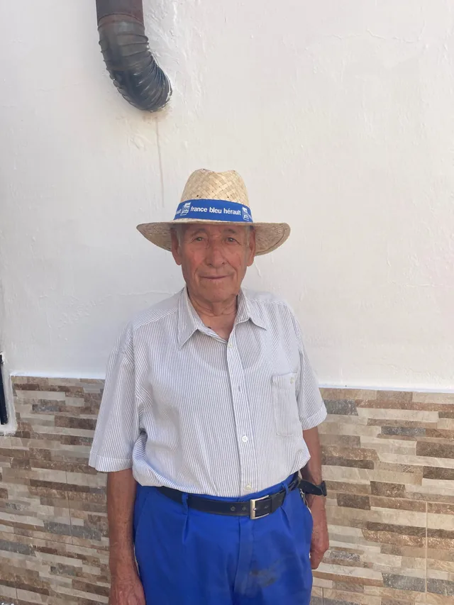 Faustino Sánchez Vivo durante el trabajo de campo de agosto de 2025