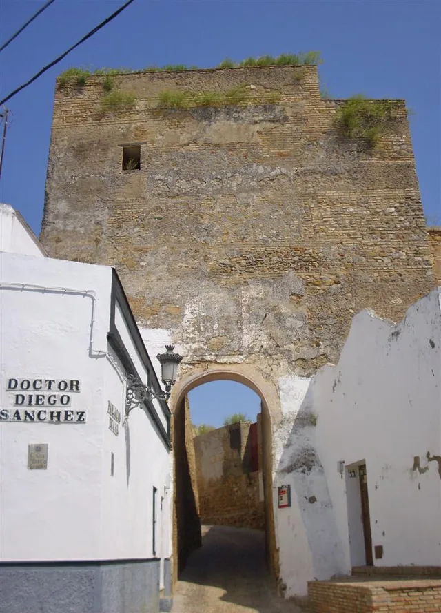 Puerta del Tiro de Marchena, acceso desde la antigua medina a la alcazaba